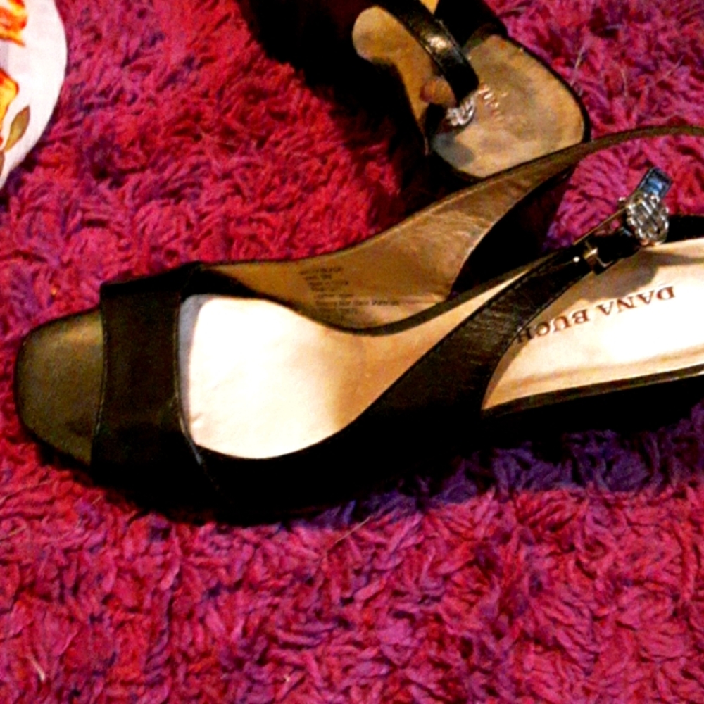 Dana Buchman sandal